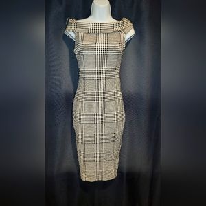 Size Small Black/White Privy